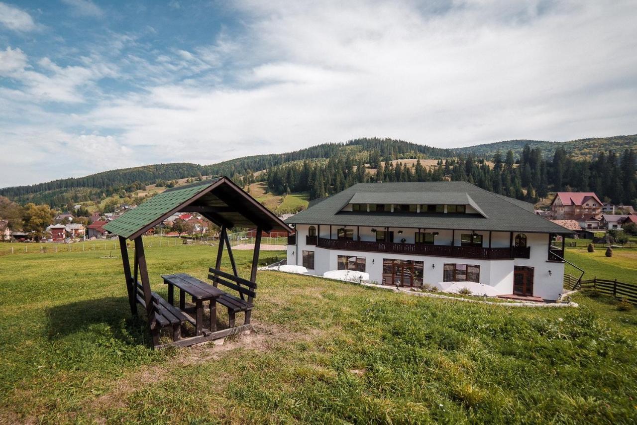 Conacul Domnitei Hotel Voroneț Exterior foto