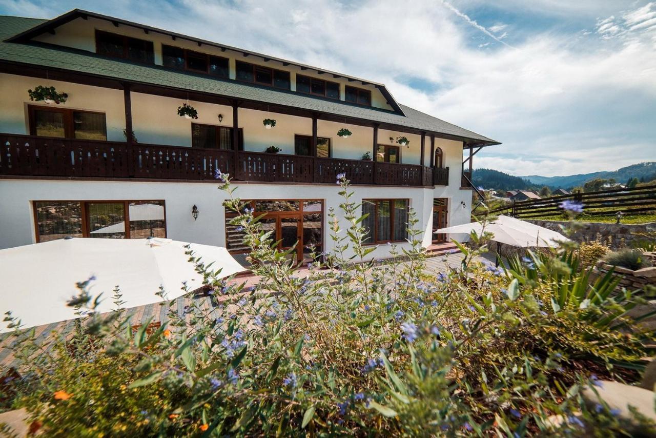 Conacul Domnitei Hotel Voroneț Exterior foto
