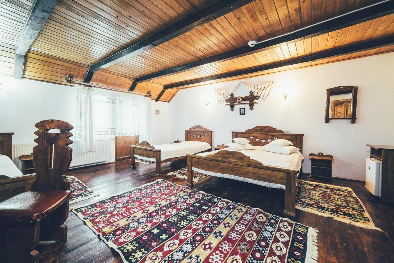 Conacul Domnitei Hotel Voroneț Exterior foto